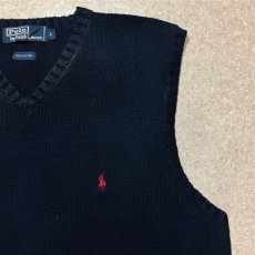 画像4: 「Polo by Ralph Lauren (ポロラルフローレン)」90s 00s 10s Lサイズ コットン ネイビー ポニー刺繍 ローゲージ ニット ベスト (4)